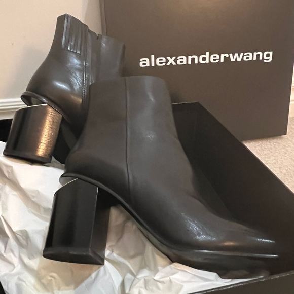 BOOTS - Picture 2 of 2